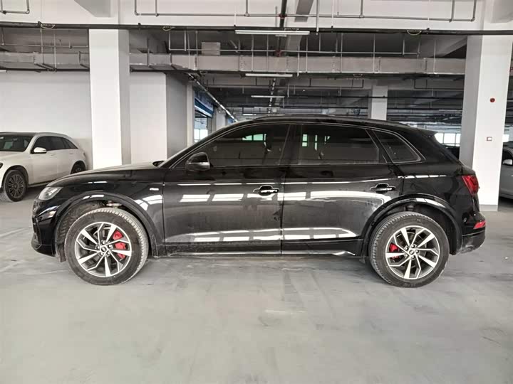 Фото 3 - Audi Q5L