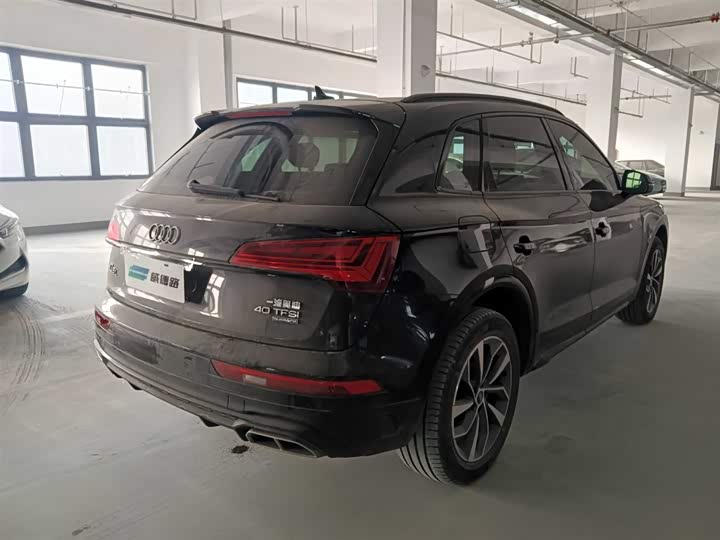 Фото 6 - Audi Q5L