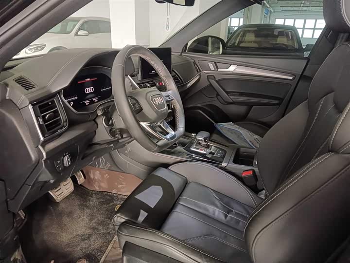 Фото 7 - Audi Q5L