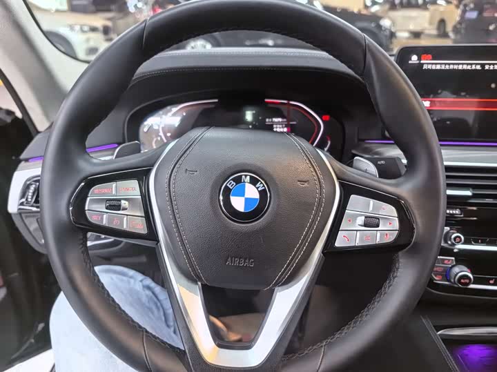 Фото 5 - BMW 5 Series