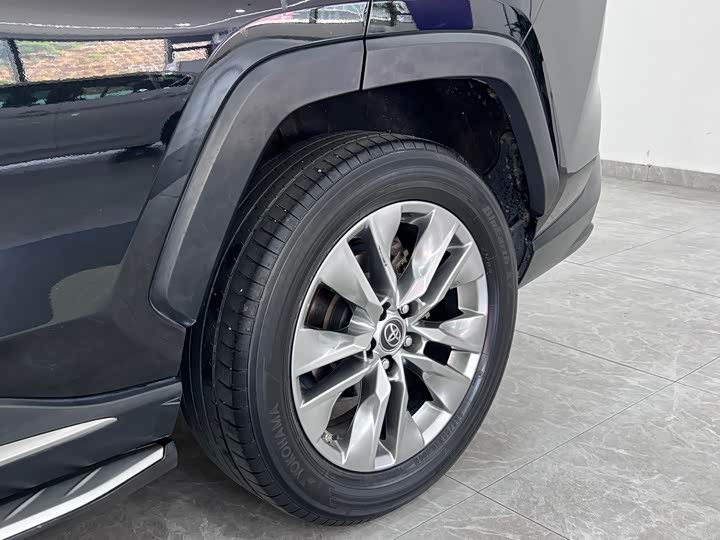 Фото 8 - Toyota Wildlander