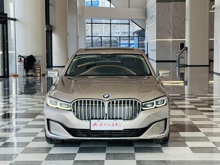 Фото 2 - BMW 7 Series
