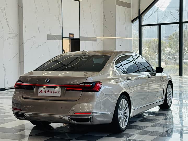 Фото 4 - BMW 7 Series