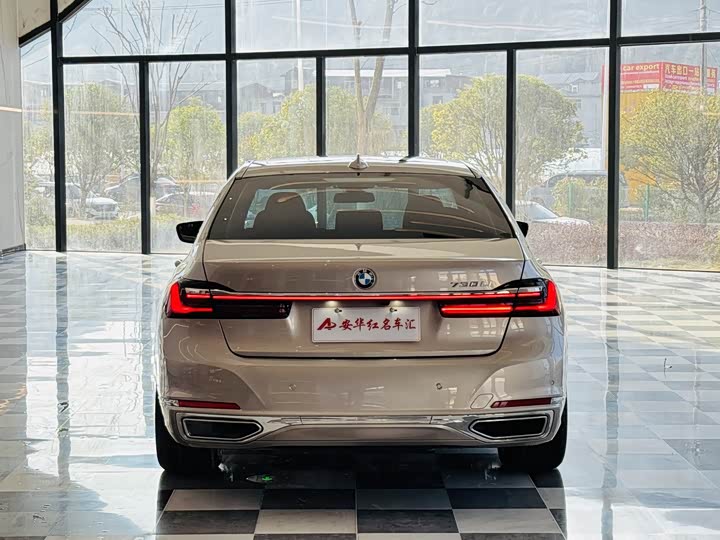 Фото 5 - BMW 7 Series