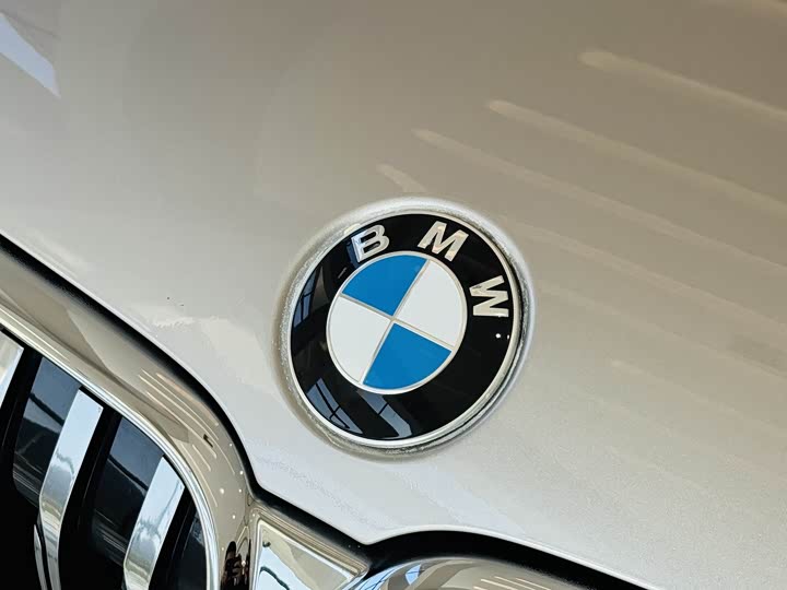 Фото 9 - BMW 7 Series
