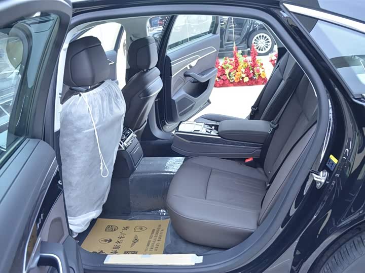 Фото 5 - Audi A8