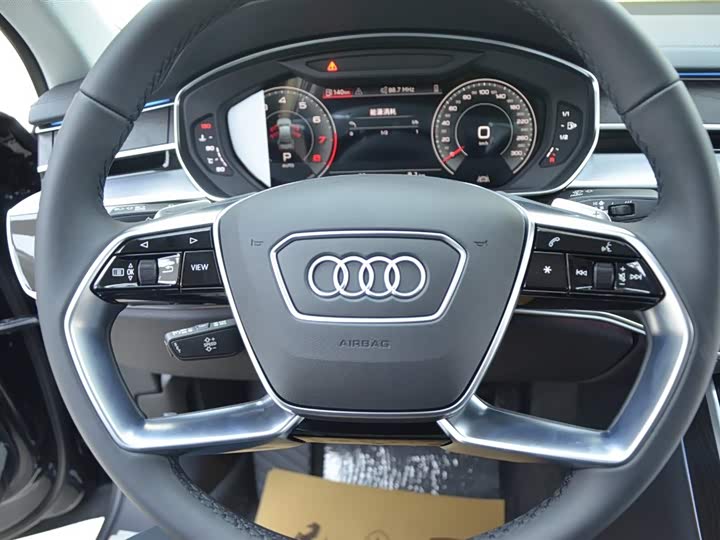 Фото 8 - Audi A8