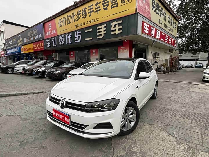 Фото 1 - Volkswagen Polo