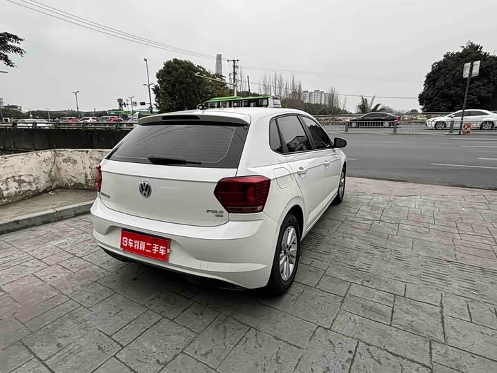 Фото 9 - Volkswagen Polo