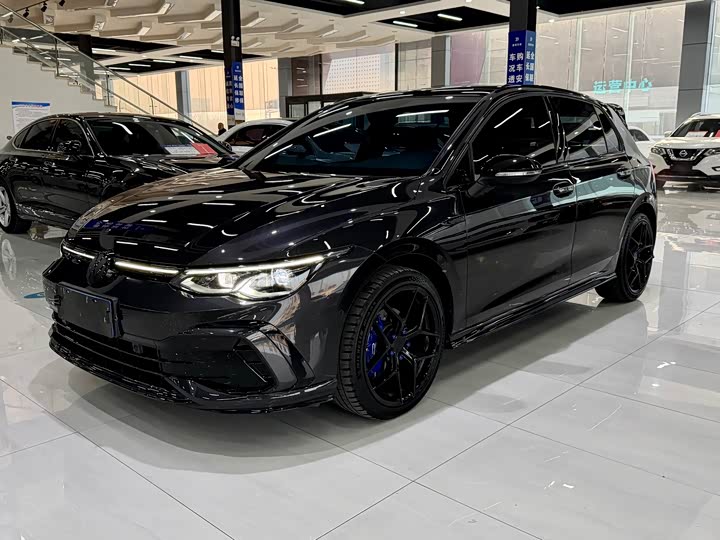 Фото 1 - Volkswagen Golf