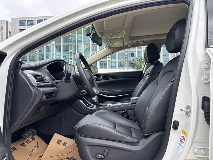 Фото 9 - Changan Raeton CC