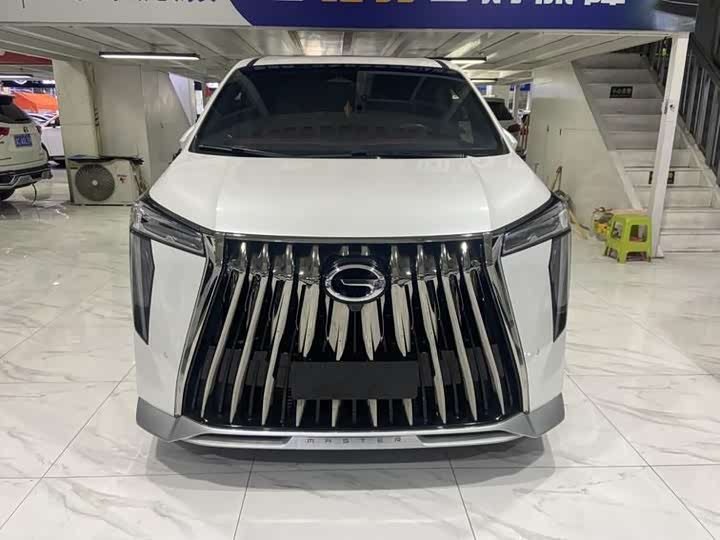 Фото 2 - GAC Trumpchi M8