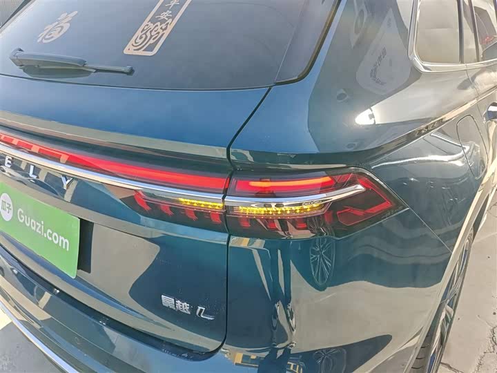 Фото 8 - Geely Monjaro