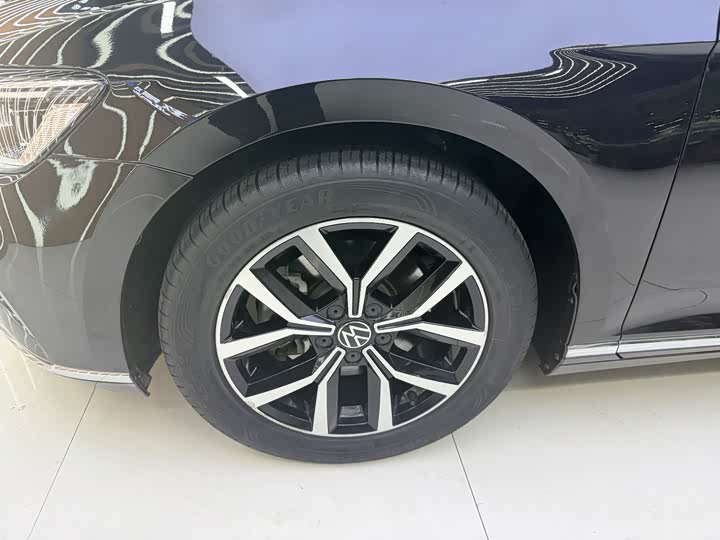 Фото 5 - Volkswagen Magotan