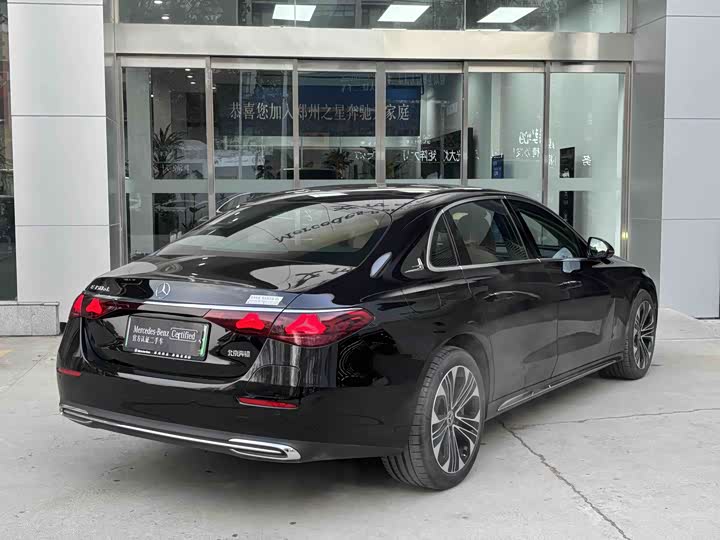 Фото 4 - Mercedes-Benz E-Class Hybrid