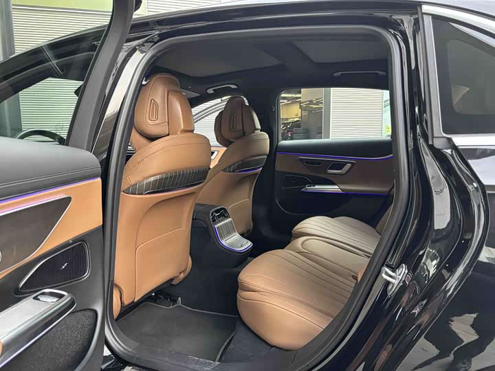 Фото 8 - Mercedes-Benz E-Class Hybrid