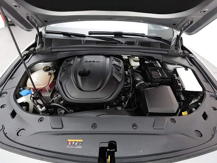 Фото 6 - Geely Preface