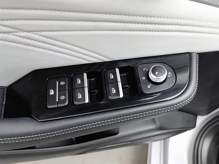 Фото 9 - Geely Preface