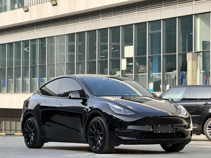 Фото 3 - Tesla Model Y