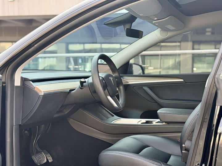 Фото 4 - Tesla Model Y