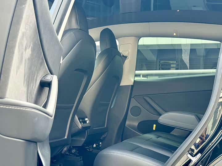 Фото 8 - Tesla Model Y