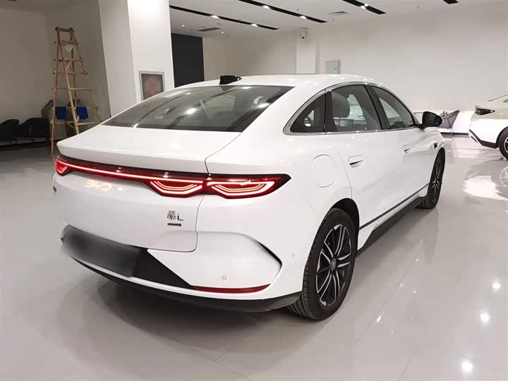 Фото 7 - BYD Qin L