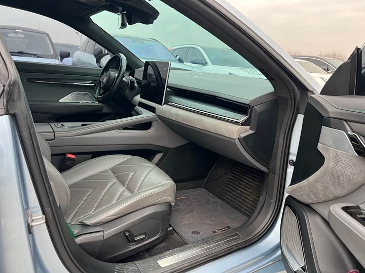 Фото 9 - Zeekr 001