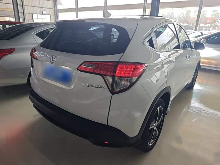 Фото 7 - Honda Vezel