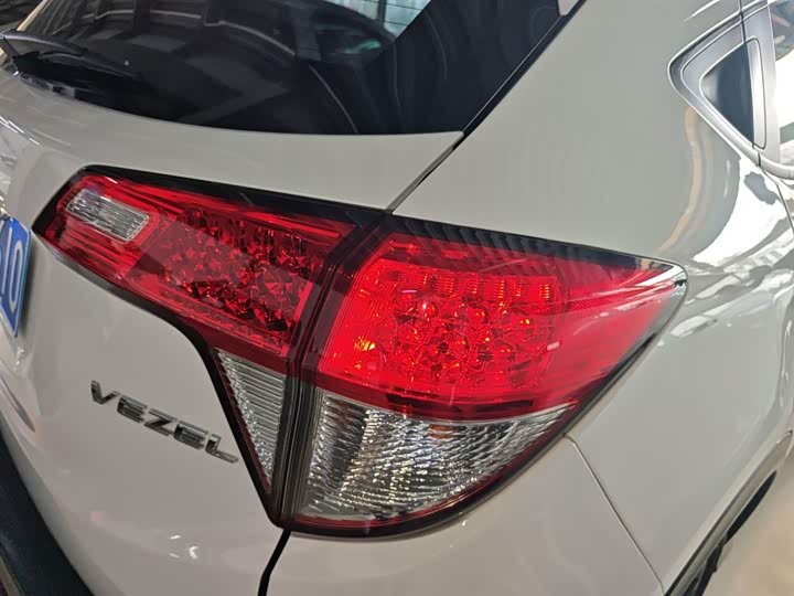 Фото 8 - Honda Vezel