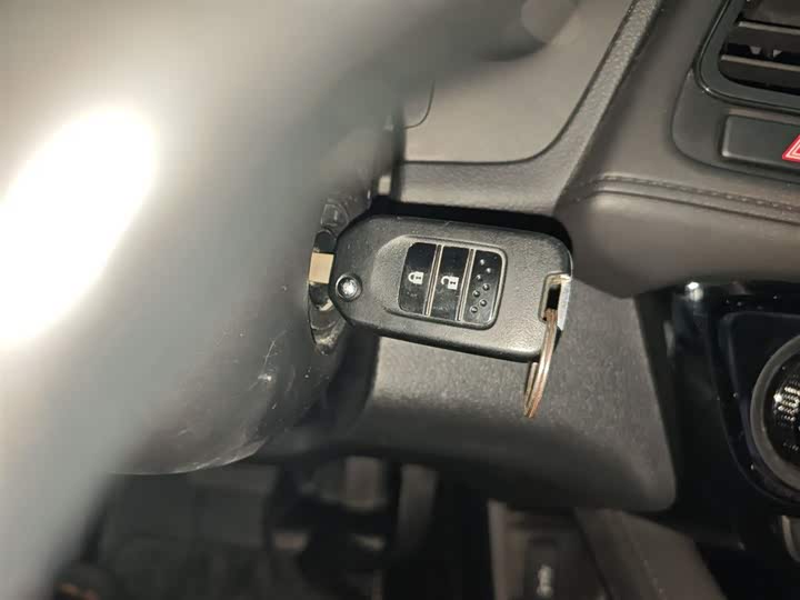 Фото 9 - Honda Vezel