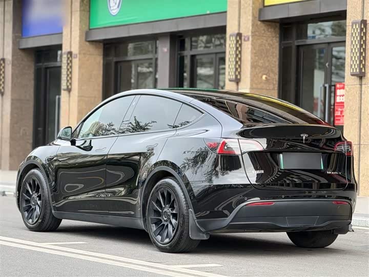 Фото 9 - Tesla Model Y