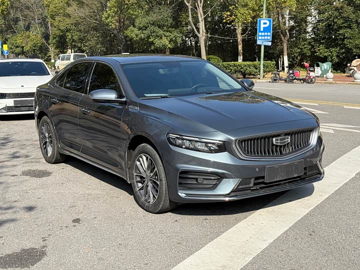 Фото 3 - Geely Preface