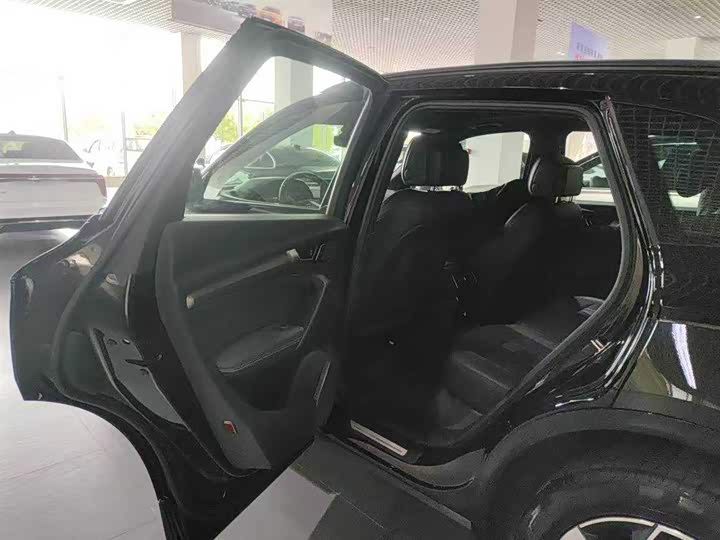 Фото 3 - Audi Q5L