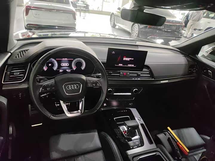 Фото 5 - Audi Q5L