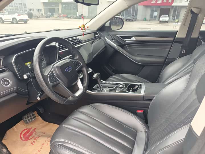 Фото 7 - Ford Territory