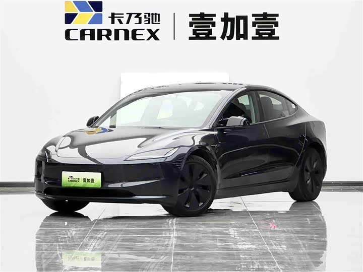 Фото 1 - Tesla Model 3