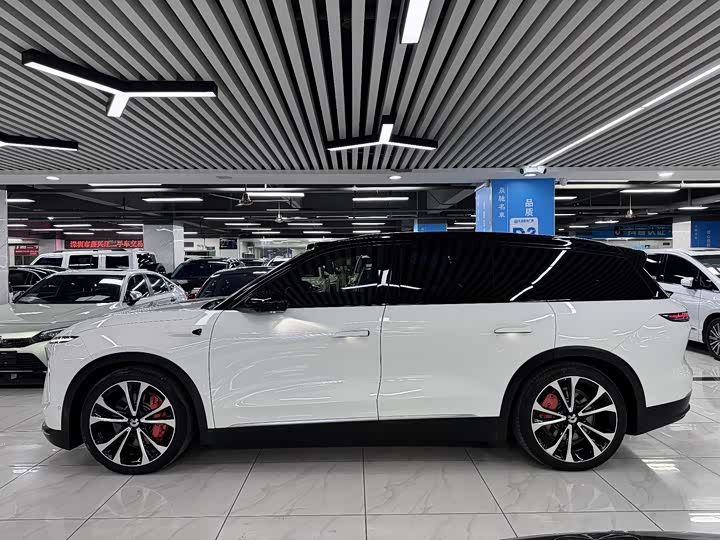 Фото 4 - Nio ES8