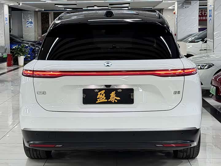 Фото 6 - Nio ES8