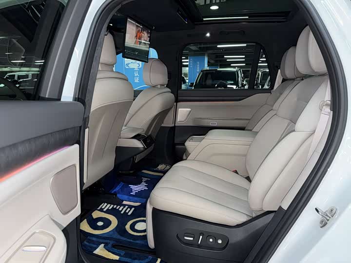 Фото 9 - Nio ES8