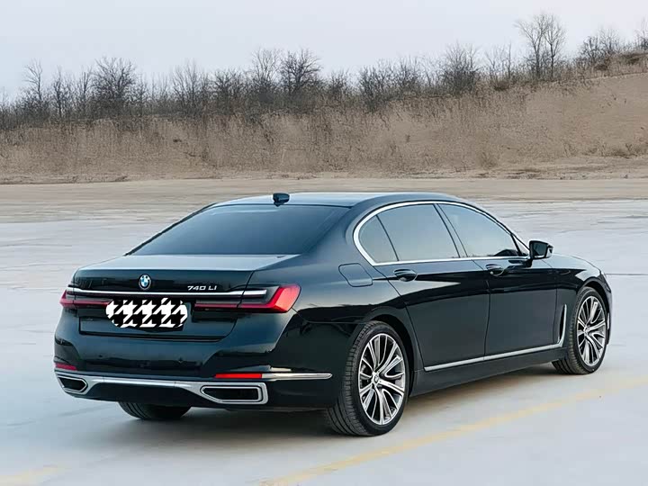 Фото 2 - BMW 7 Series