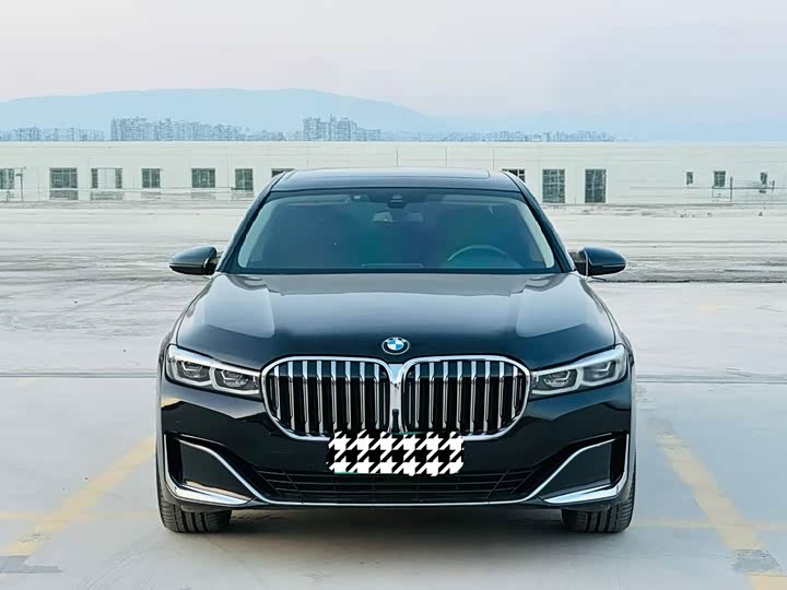 Фото 4 - BMW 7 Series