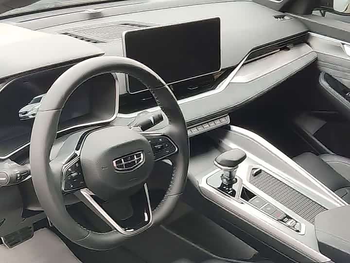 Фото 4 - Geely Preface