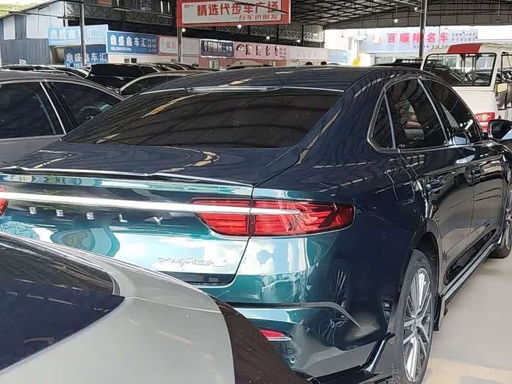 Фото 9 - Geely Preface