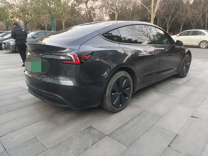 Фото 5 - Tesla Model 3