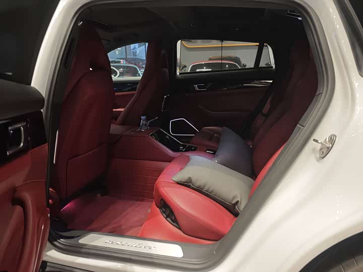 Фото 3 - Porsche Panamera