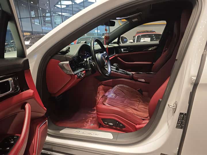 Фото 4 - Porsche Panamera