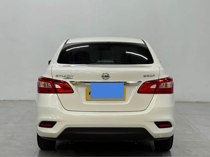 Фото 5 - Nissan Sylphy