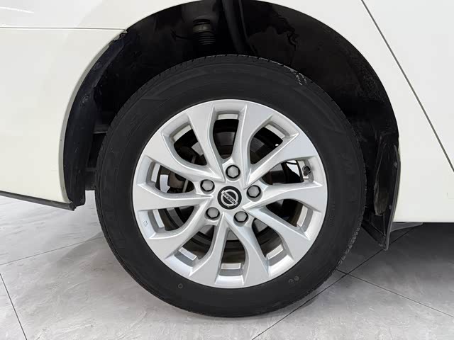 Фото 9 - Nissan Sylphy