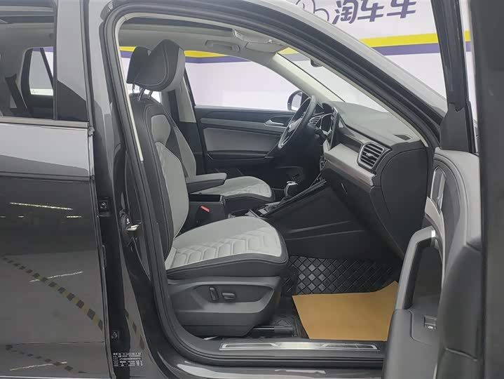 Volkswagen Tayron 2024 2024款 300TSI 两驱豪华Plus进阶版