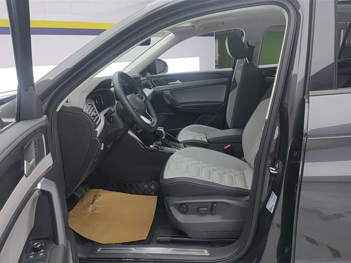 Volkswagen Tayron 2024 2024款 300TSI 两驱豪华Plus进阶版